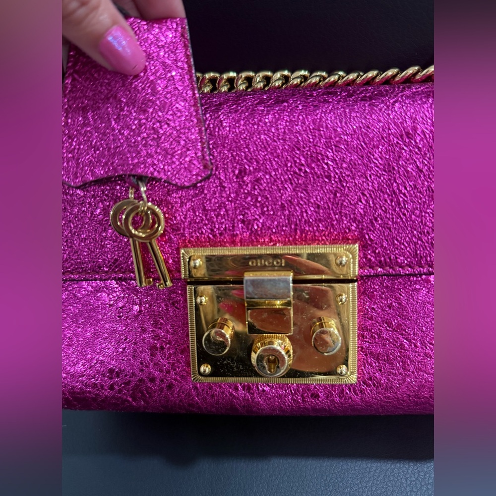 SOLD
Limited Edition Authentic Gucci Metallic Pink Galassia Padlock - Picture 9 of 15